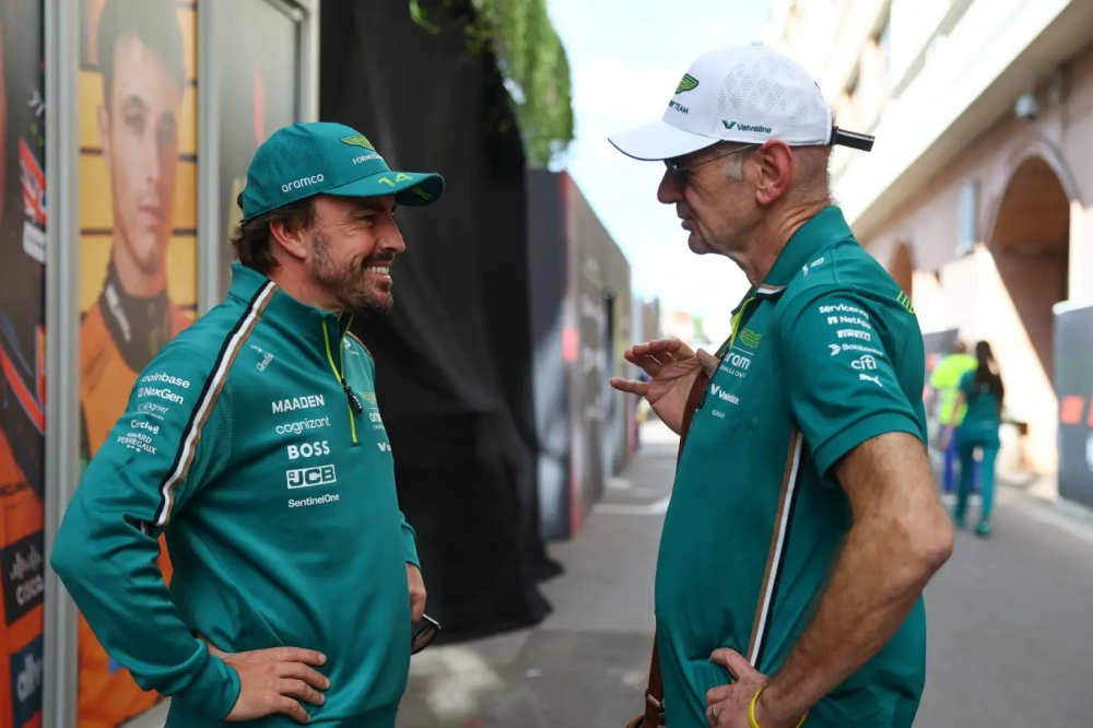Adrian Newey tempère les attentes pour 2026, mais nourrit déjà de grands espoirs