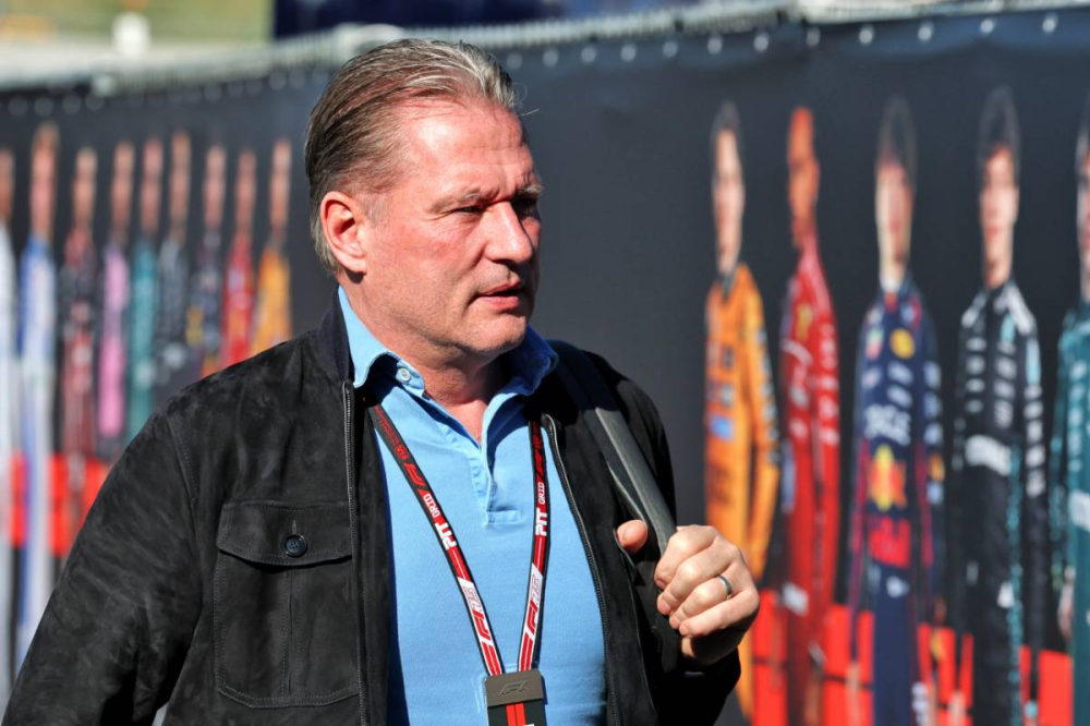 Jos Verstappen explose après les propos d'Antonio Pérez : la guerre des pères relancée