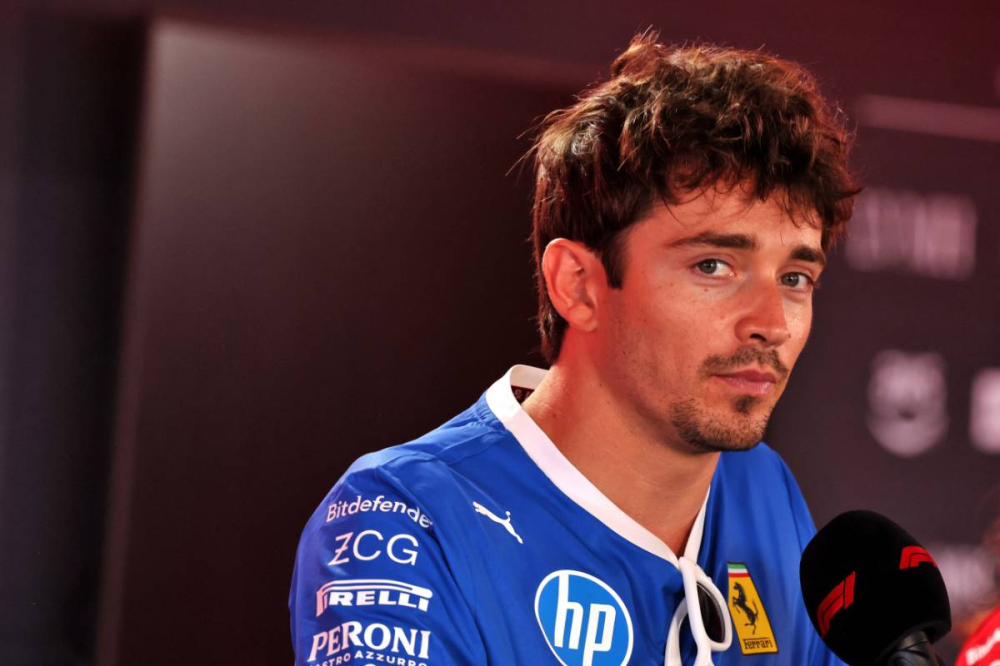 Charles Leclerc frustré par la domination de McLaren