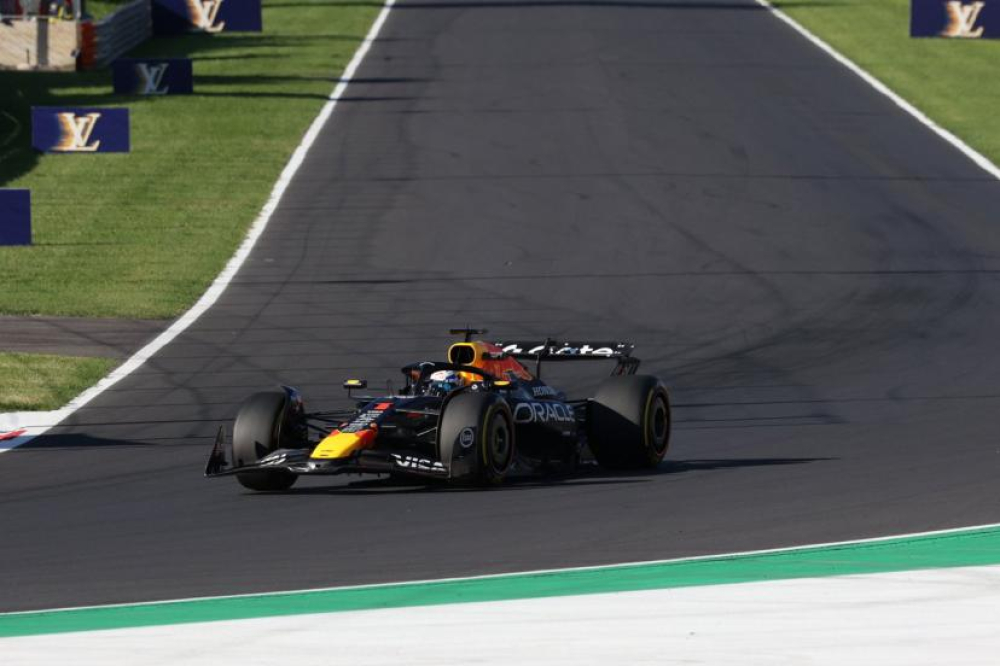 Deux mois après, Max Verstappen renoue avec la pole position au Grand Prix d'Italie devant les deux McLaren
