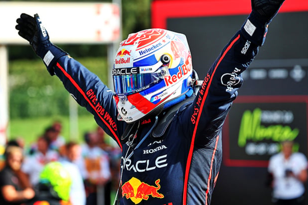 Max Verstappen savoure son succès à Monza : 