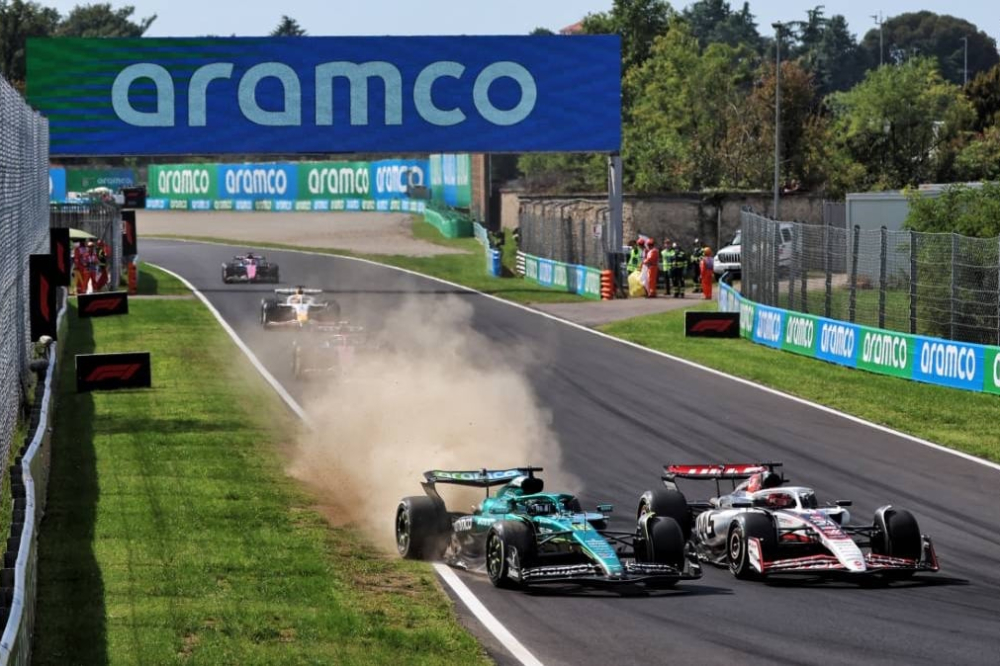 Haas boit la tasse : pénalités pour Oliver Bearman et Esteban Ocon