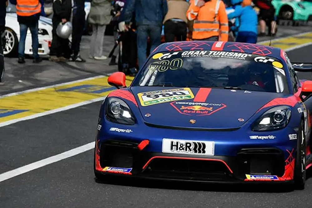 Verstappen humilie la concurrence au Nürburgring