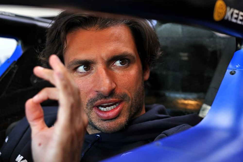 La FIA ridiculisée : Sainz lavé de toute faute dans l’affaire Lawson