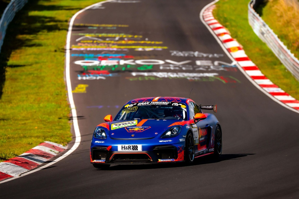 Max Verstappen décroche son permis sur la Nordschleife