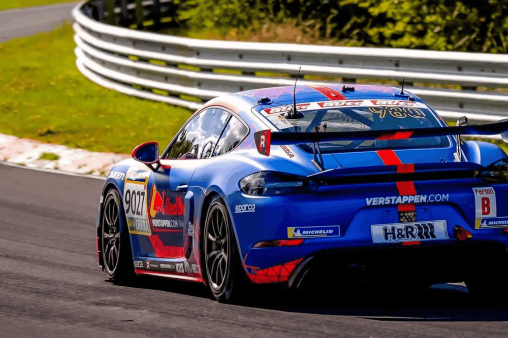 Max Verstappen obtient sa licence au Nürburgring malgré une panne qui aurait pu tout gâcher
