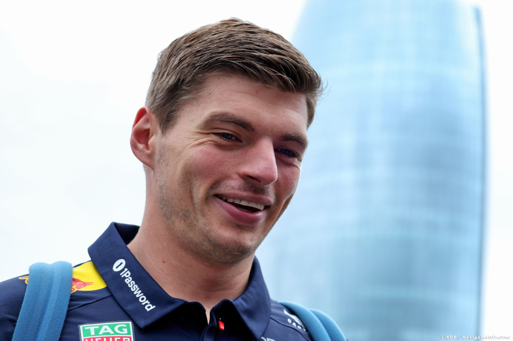 Verstappen apprécie les 'progrès' de Red Bull mais reste prudent
