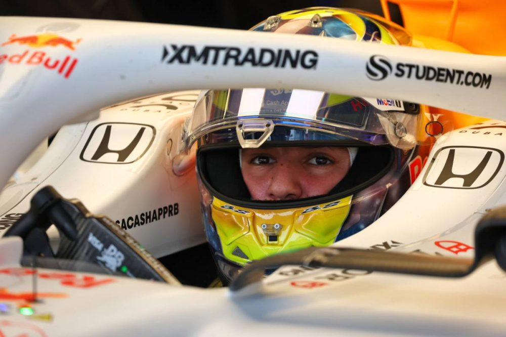 Racing Bulls surprend à Bakou : Lawson brille, Hadjar en quête de réglages