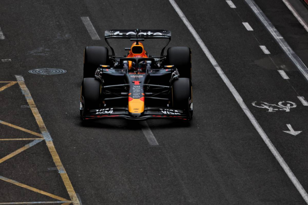 Qualifications à Bakou : Max Verstappen arrache la pole et brise le rêve de Carlos Sainz