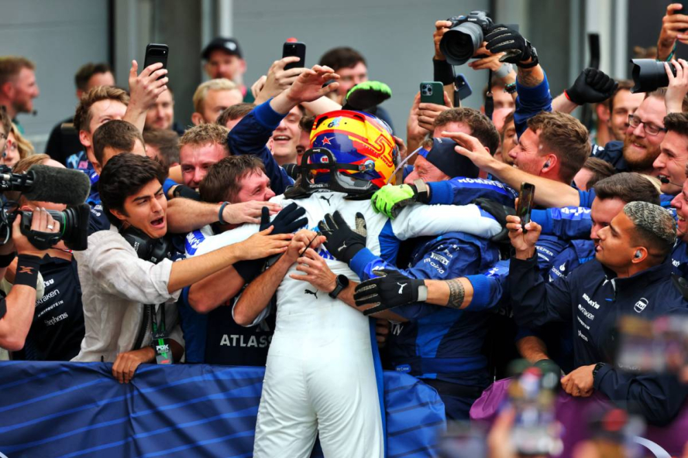 Pilote du jour, Carlos Sainz retrouve enfin son meilleur niveau