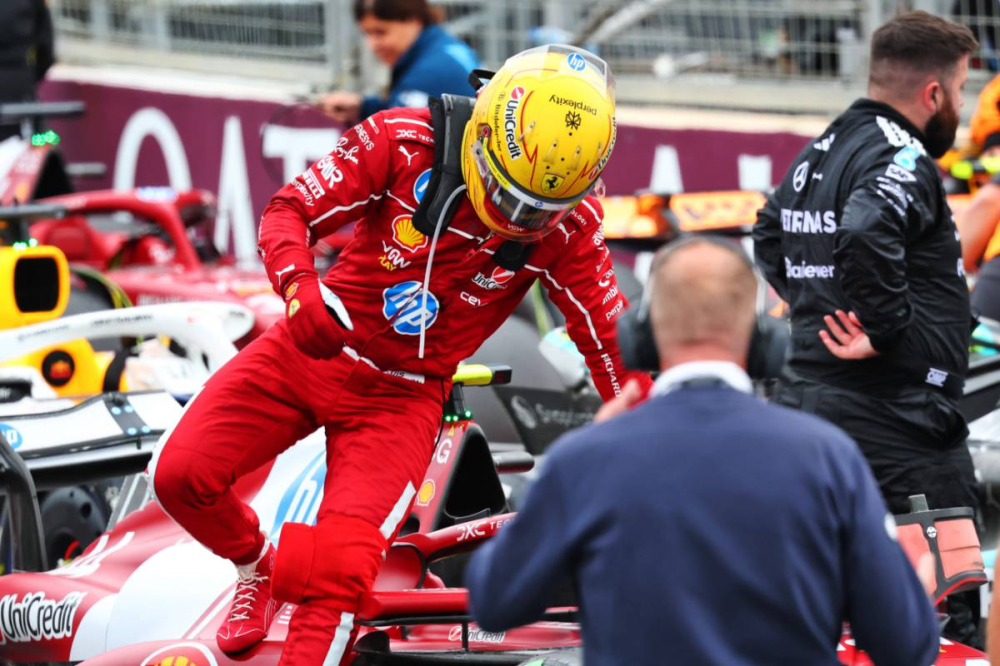 Ferrari s’enlise à Bakou : Hamilton et Leclerc ratent leur swap et finissent loin du podium