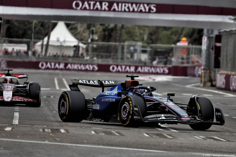 Albon est 'fier' de Williams F1 et assume une occasion manquée