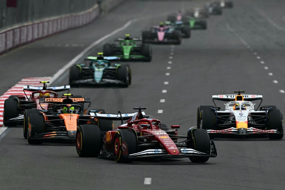 Leclerc victime d'un problème moteur pendant la course à Bakou