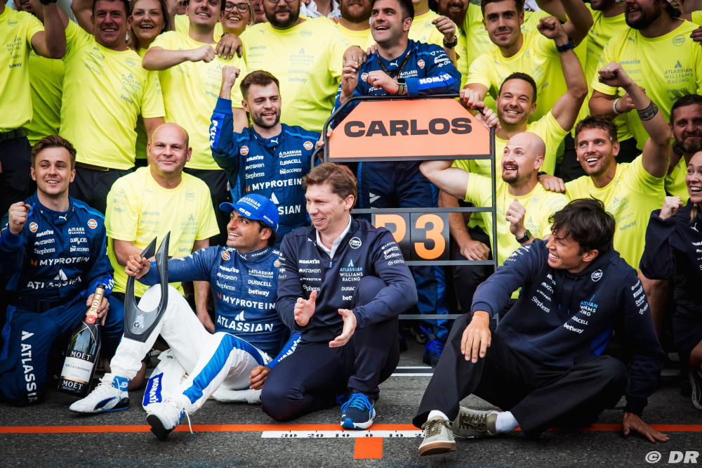 Sainz dément un échange de baquets avec Antonelli en 2026