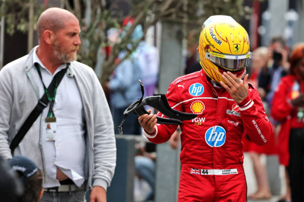 Ferrari humiliée à Bakou : Hamilton critiqué, la Scuderia qualifiée de 