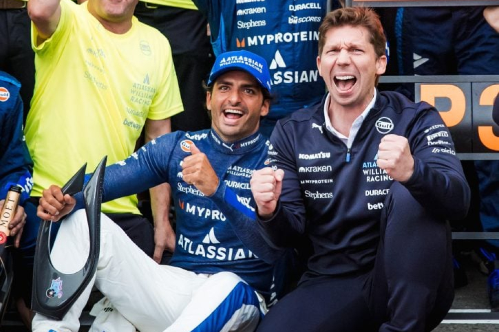 Podium à Bakou : l’étincelle qui relance Carlos Sainz et Williams