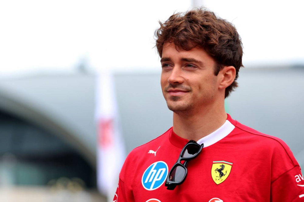 Charles Leclerc : l’amour de Ferrari comme moteur face aux difficultés