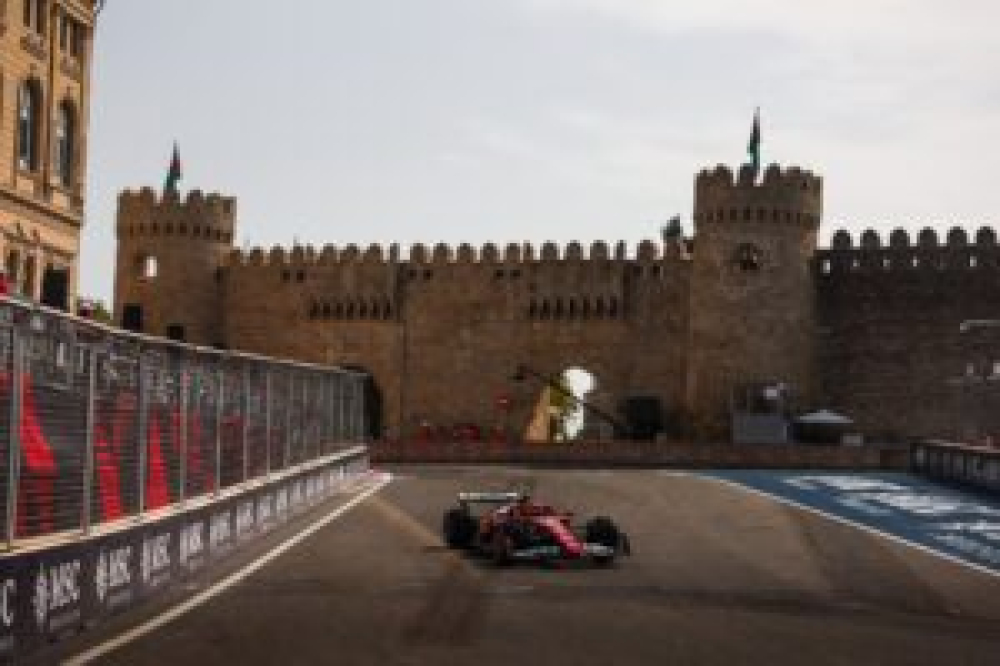 Hamilton pointe la hauteur de caisse comme frein aux performances de Ferrari