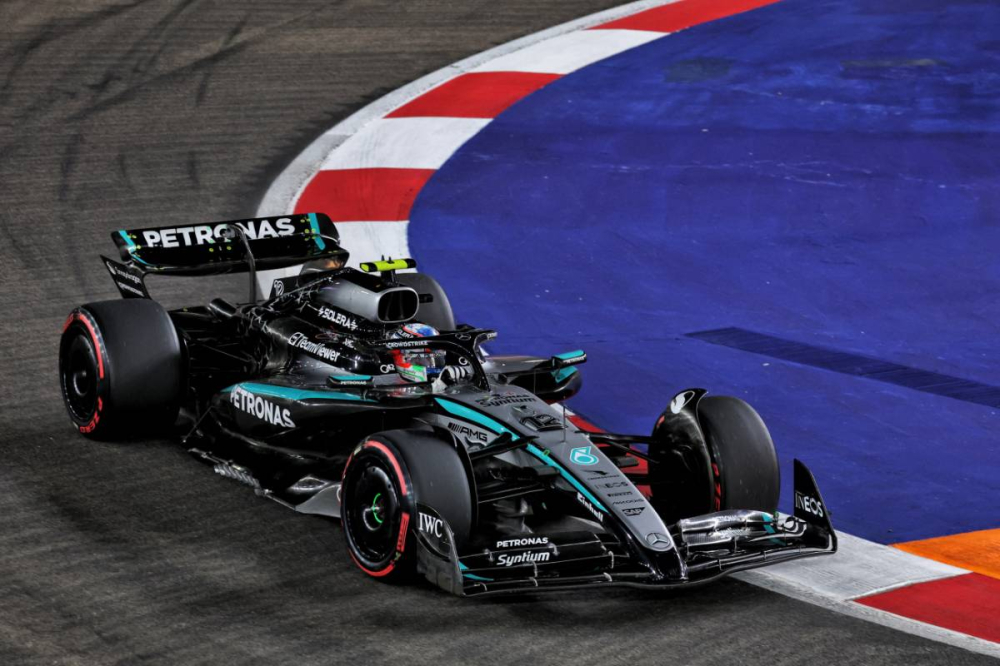Mercedes s’effondre à Singapour : Antonelli relègue Russell au rang de fantôme