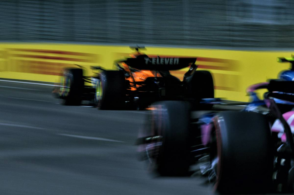 Oscar Piastri impressionne aux essais à Singapour, Lando Norris en difficulté