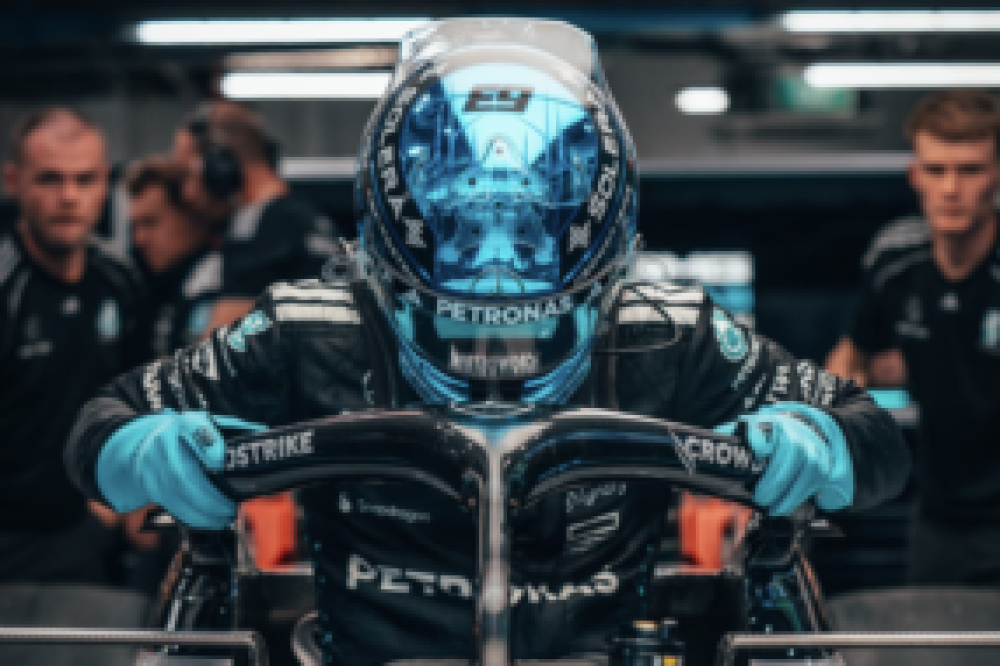 GP de Singapour – Qualif – Russell signe une pole éclatante, Ferrari loin du compte