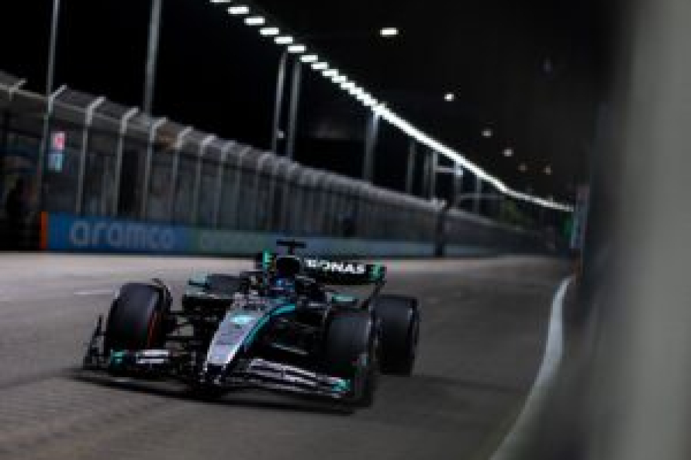F1 – Russell triomphe à Singapour, McLaren couronnée