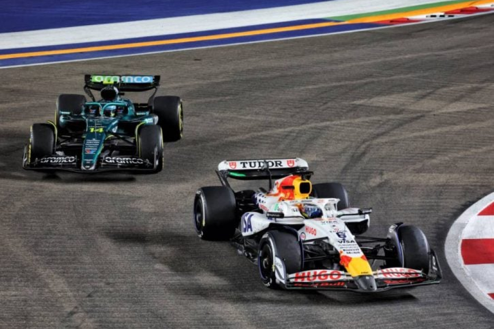 Isack Hadjar revient bredouille à Singapour, impuissant face à Fernando Alonso