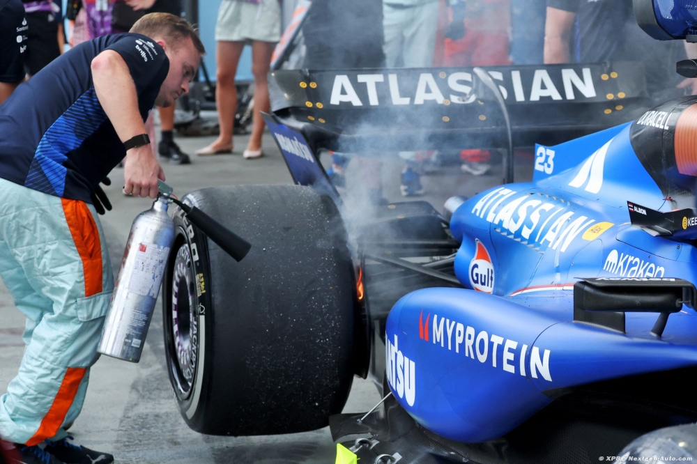 Williams F1 cherche la 'défaillance matérielle' ayant causé l'incendie des freins d'Albon