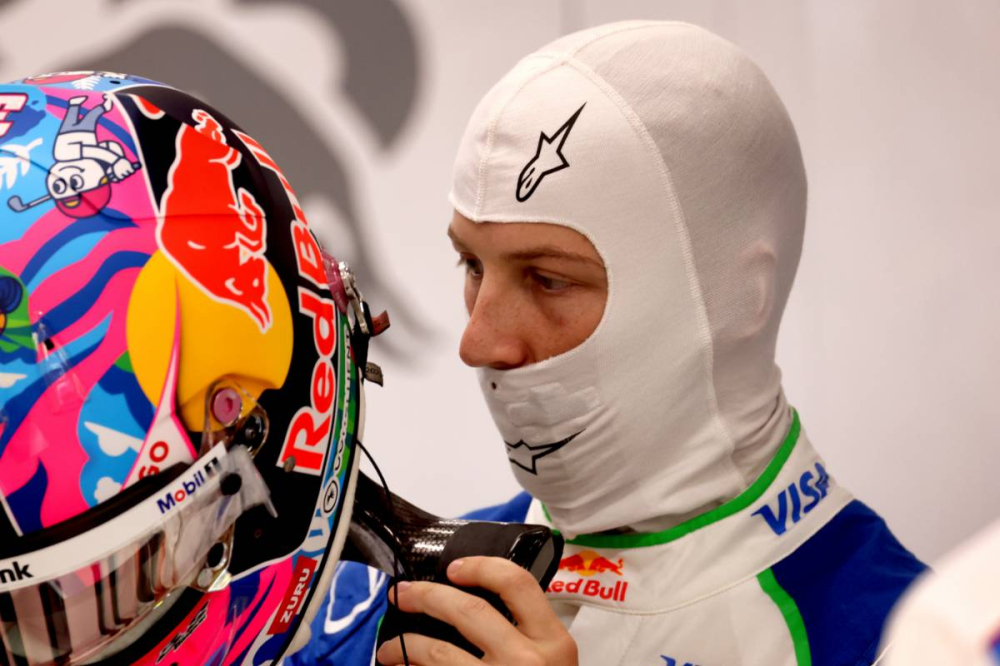 Verstappen champion avec la Racing Bulls ? Liam Lawson rit jaune