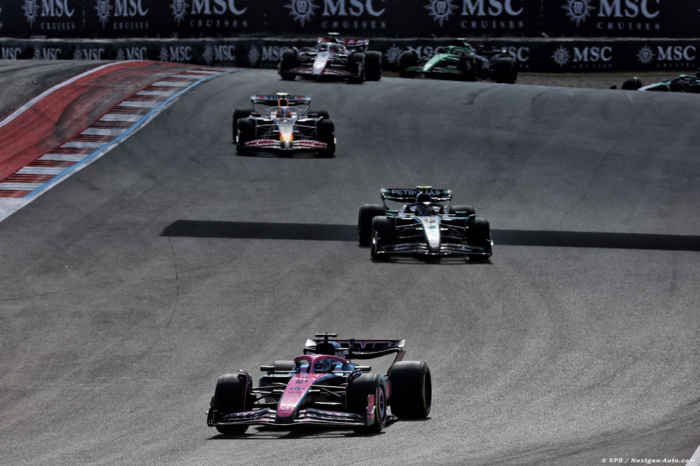 Les deux pilotes Alpine F1 atteignent la Q2 et s'en content