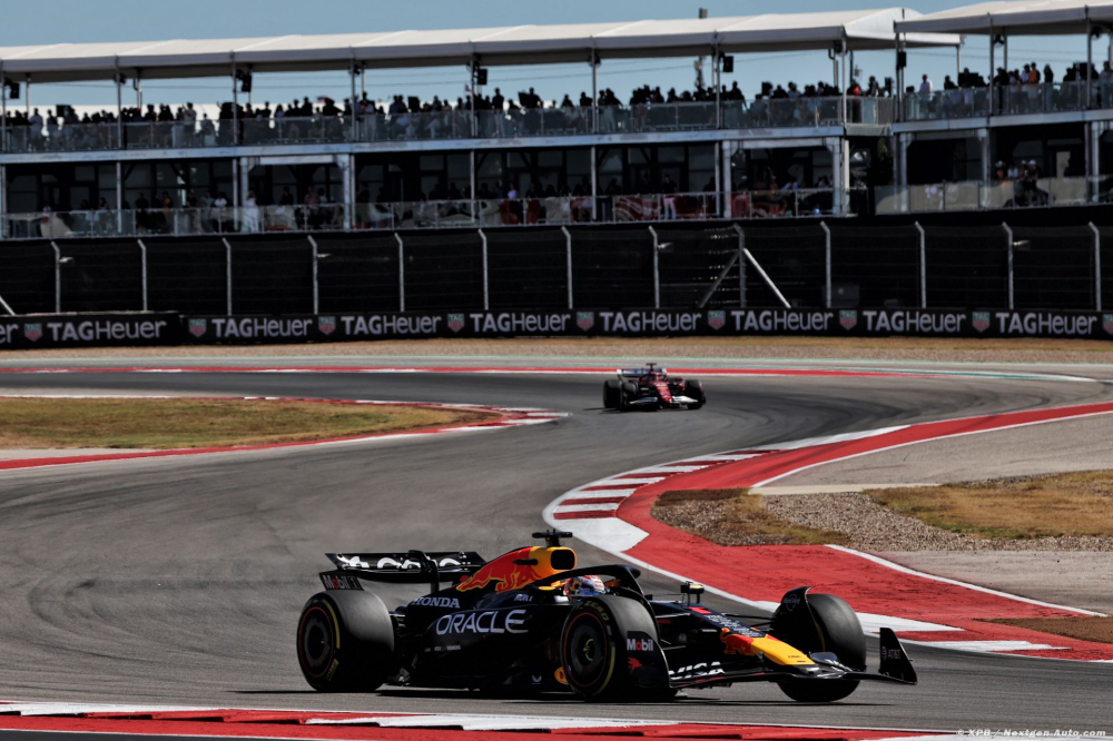 Un 'week-end incroyable' de Verstappen lui redonne une 'chance' de titre