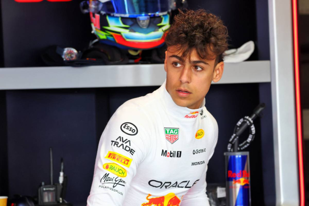 Max Verstappen cédera son volant à Arvid Linblad à Mexico