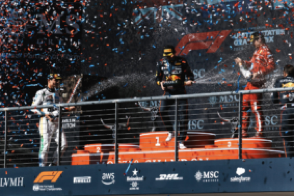 Albon estime que McLaren devrait « couvrir » Verstappen en privilégiant un pilote