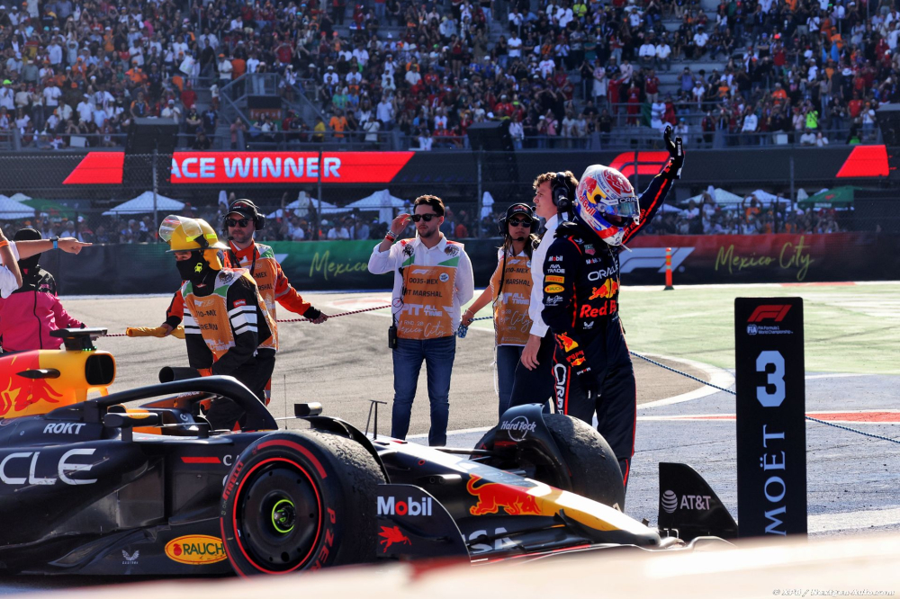 Red Bull 'a changé d'avis' et retarde sa décision concernant les pilotes