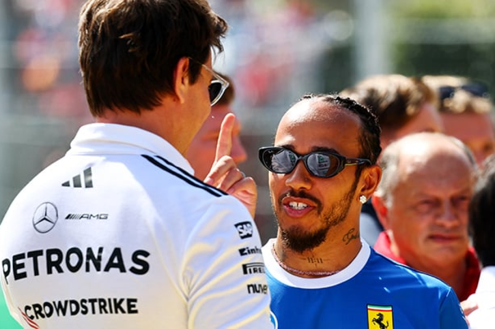 “Un lunatique a détruit le rêve d’Hamilton” : la colère intacte de Toto Wolff