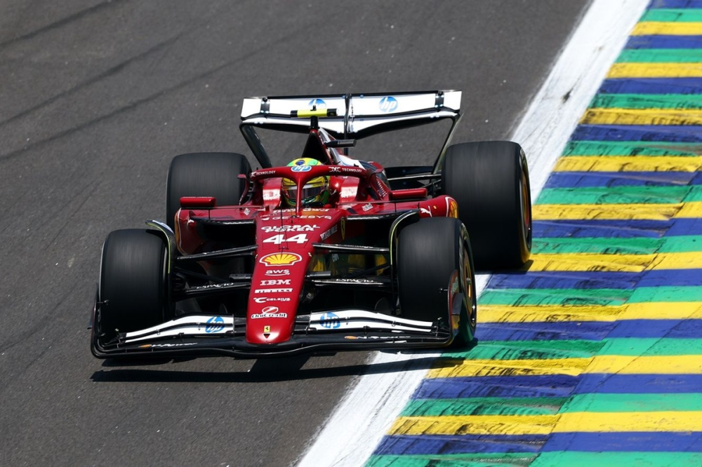 Hamilton sous enquête des commissaires à São Paulo