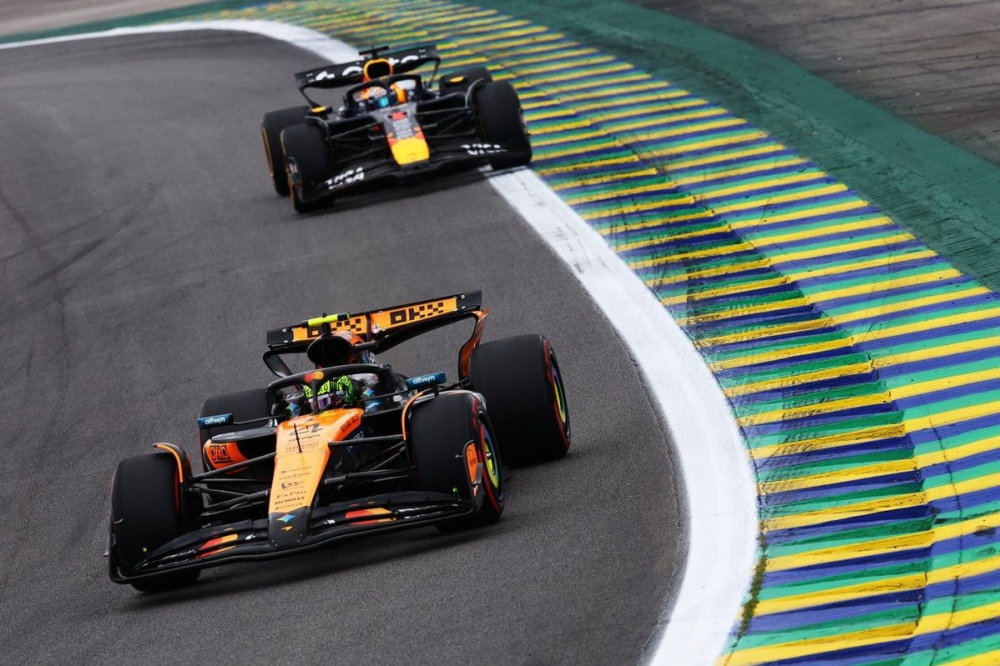 McLaren se pose des questions sur le moteur neuf de Verstappen