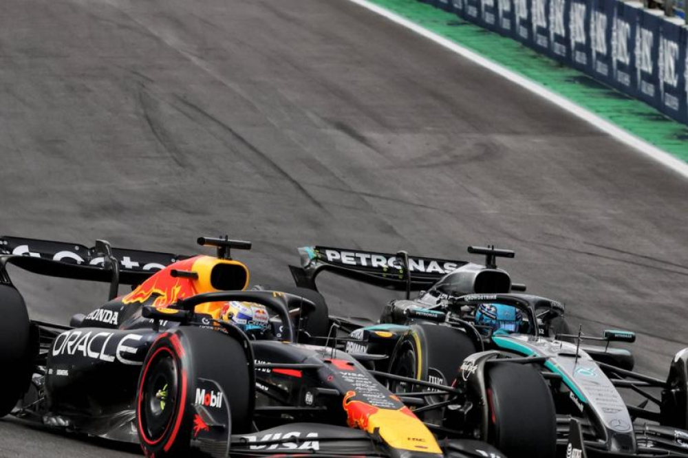 Parti des stands pour finir sur le podium, Verstappen accentue encore la pression sur Piastri et Norris