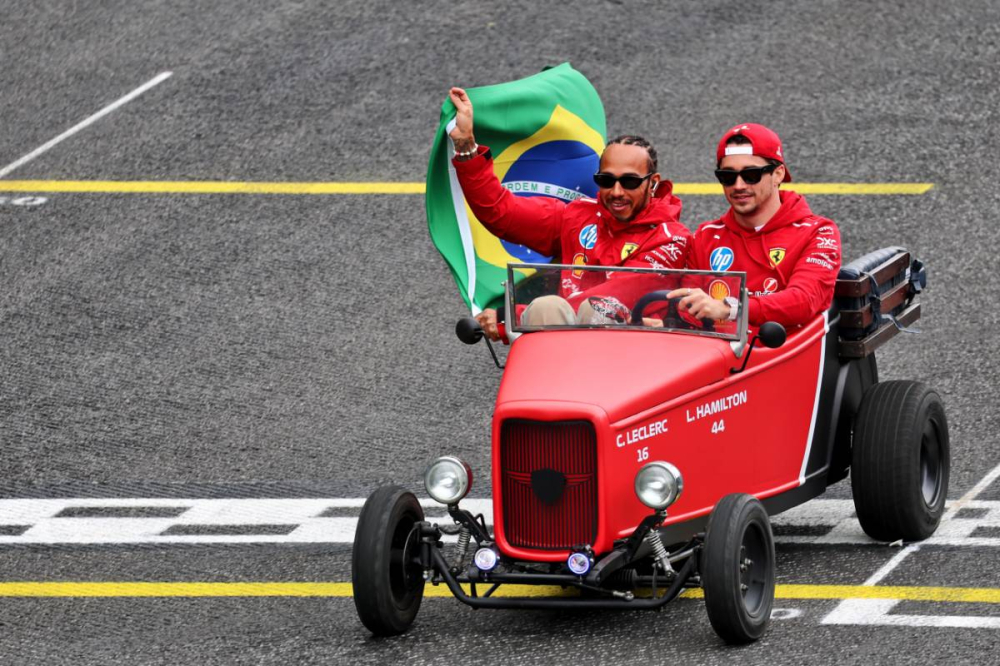 Le patron de Ferrari tire à boulets rouges sur Leclerc et Hamilton