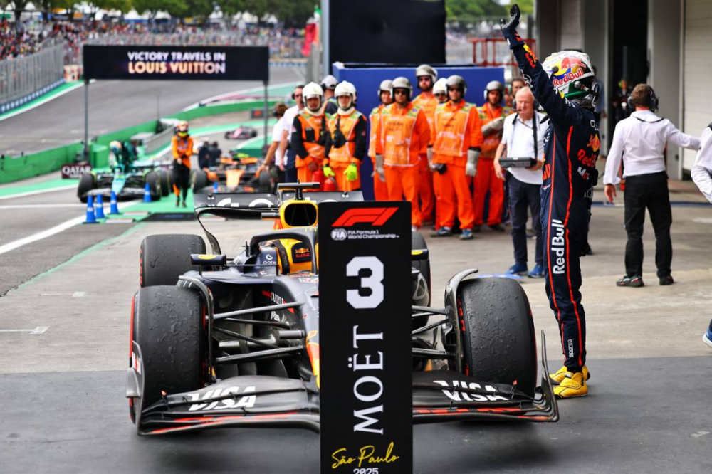 Max Verstappen ressuscite à Interlagos : une remontée 