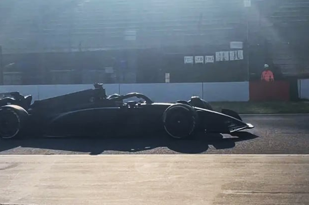 Cadillac débute ses essais F1 avec une Ferrari pilotée par Pérez