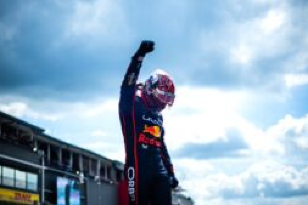Verstappen estime que le simulateur surpassera bientôt le karting pour former les futurs pilotes