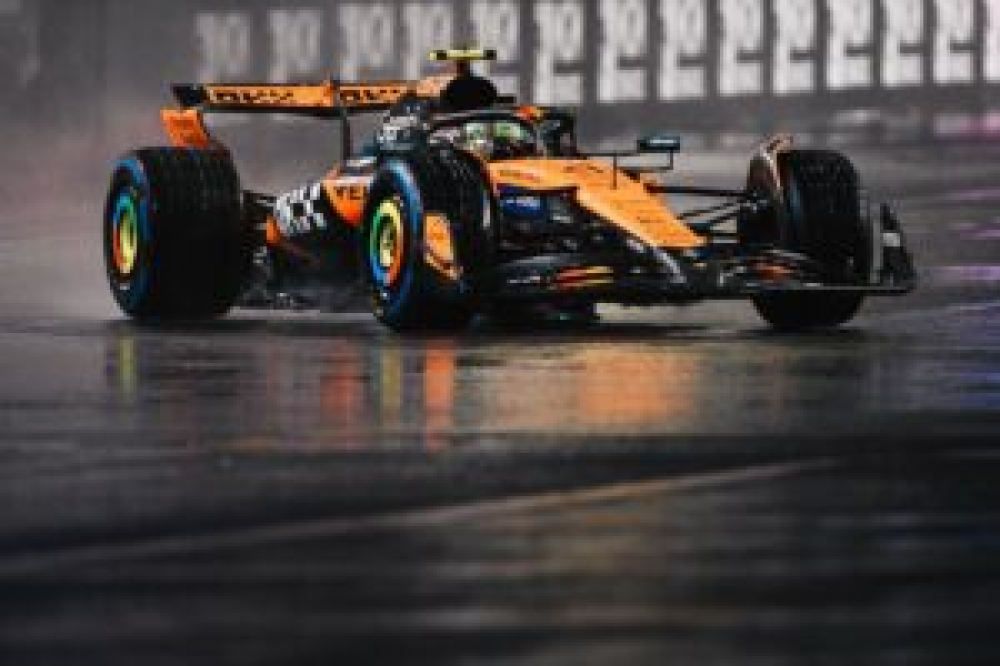 Norris signe une pole déterminante sous la pluie à Las Vegas, Piastri cinquième