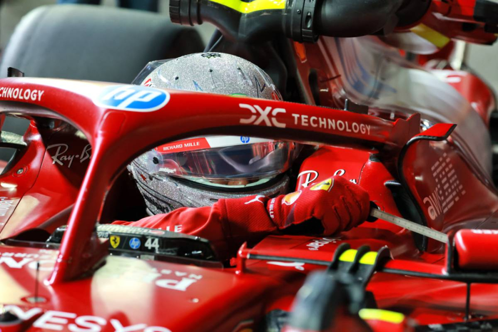 Lewis Hamilton n'en peut plus : 