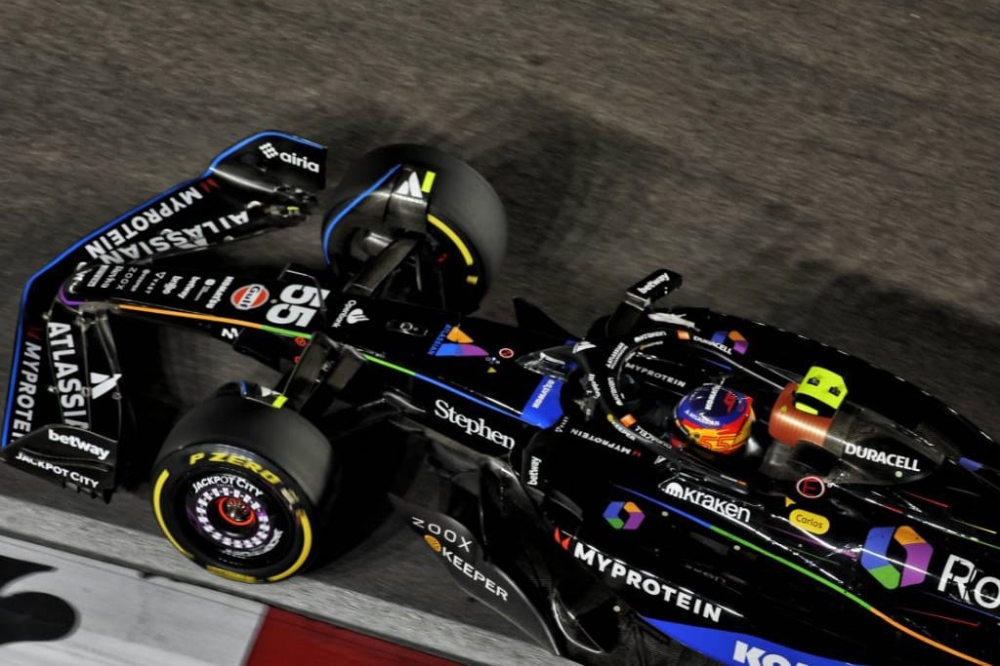 Carlos Sainz brille pour Williams, meilleur des autres dans les rues de Las Vegas