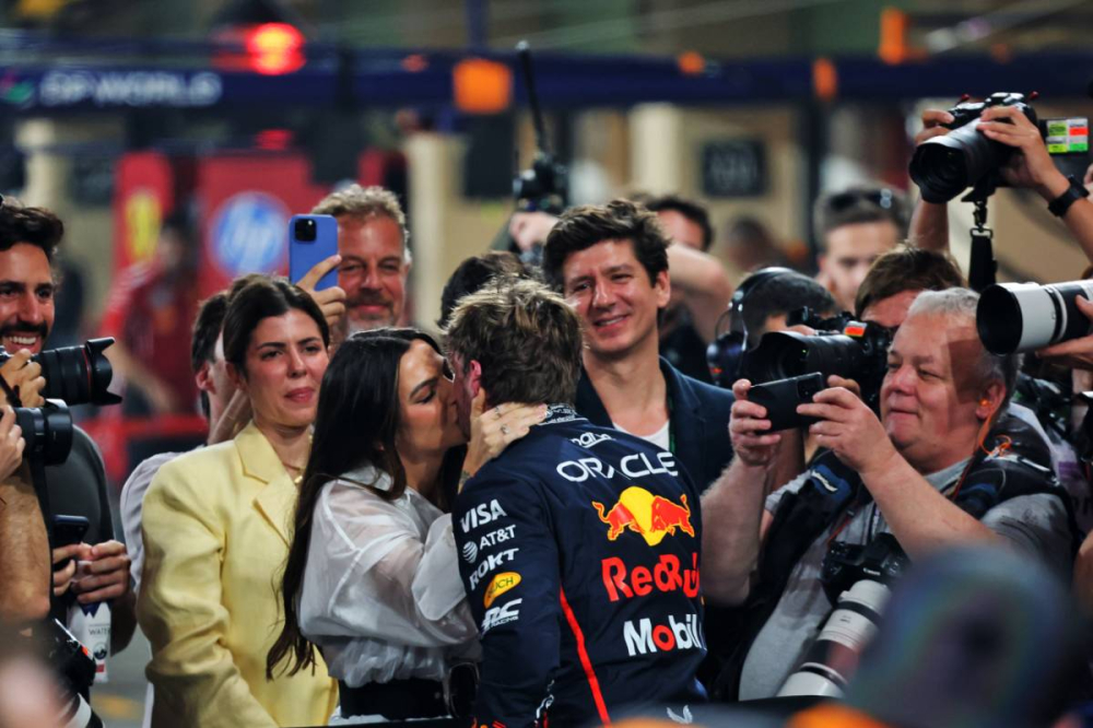 Max Verstappen met tous les atouts dans son jeu : il a fait la moitié du chemin