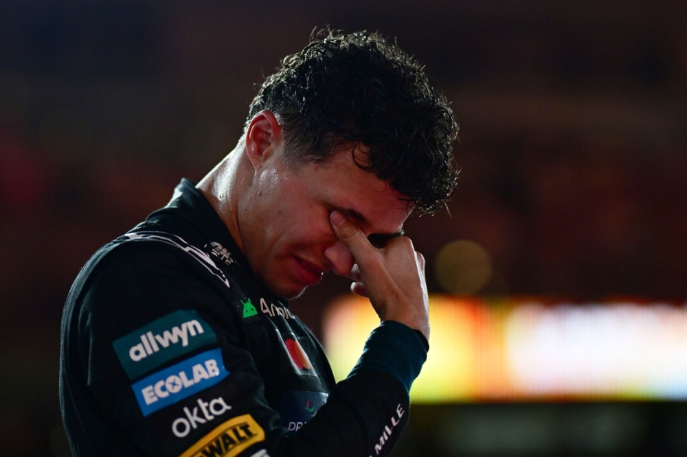 En larmes, Norris rend hommage à McLaren après avoir décroché son titre