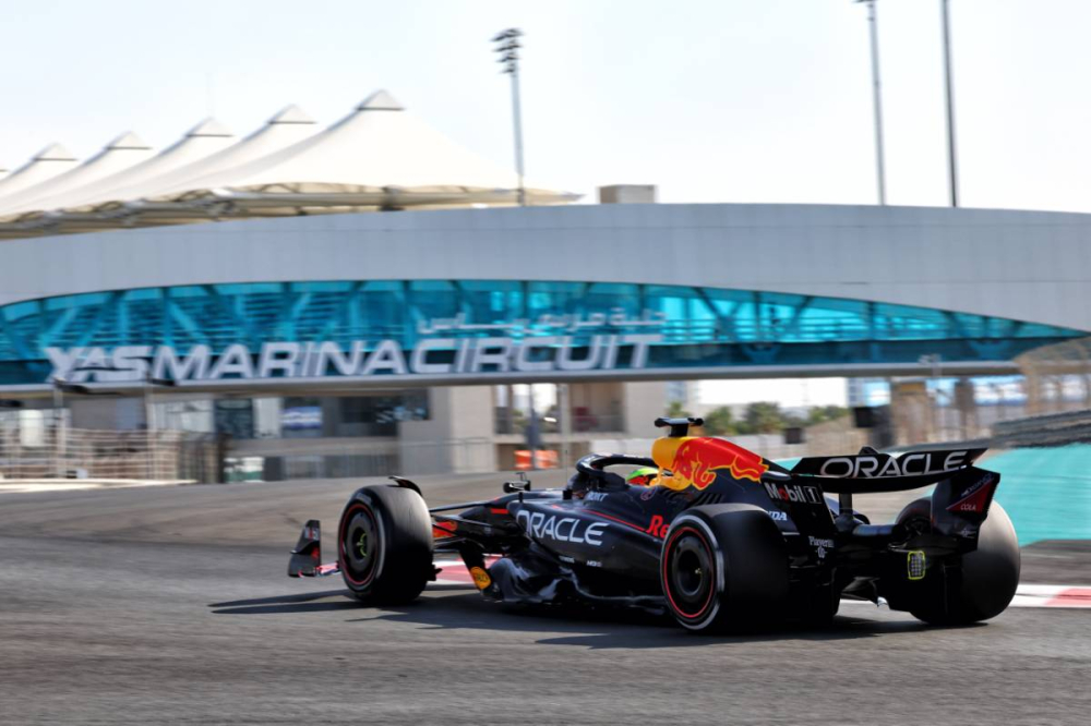 Isack Hadjar fait déjà ses premiers pas chez Red Bull après sa promotion en F1 pour 2026