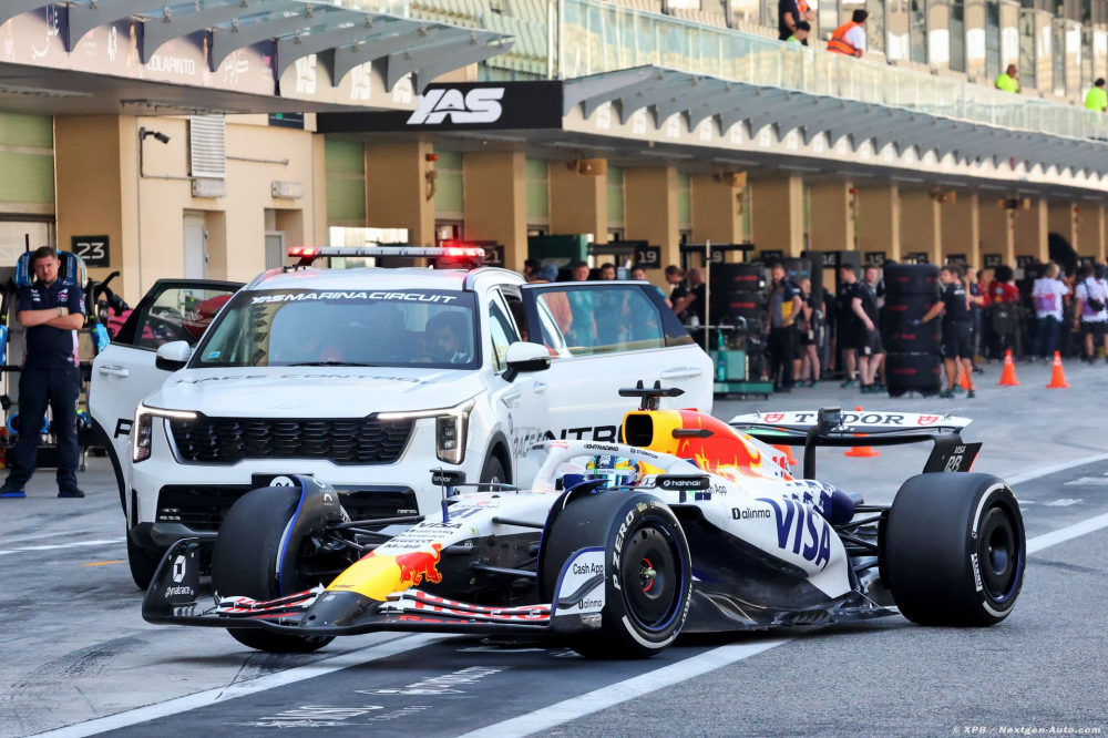 Lindblad a pris ses marques chez Racing Bulls lors du test d'Abu Dhabi