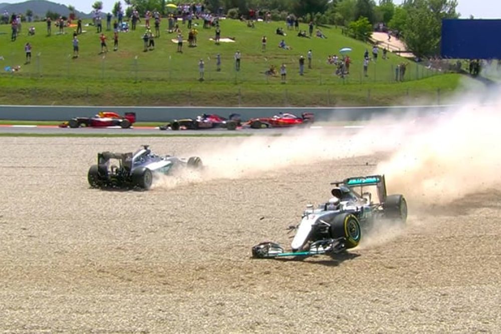 La collision Hamilton-Rosberg leur a coûté une fortune… sur ordre de Mercedes